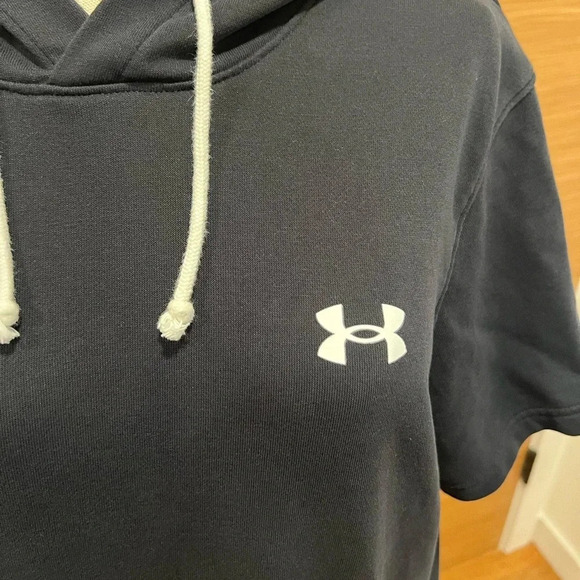 UNDER ARMOUR -Short sleeve mens sweatshirt BLACK Size Medium - Picture 2 of 5